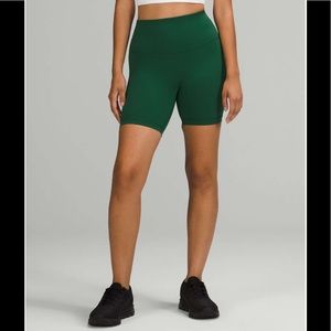 Lululemon Wunder Train High-Rise Short 6" in Everglade Green Size 8